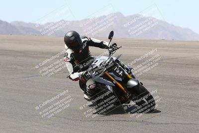 media/Apr-10-2022-SoCal Trackdays (Sun) [[f104b12566]]/Bowl (11am)/